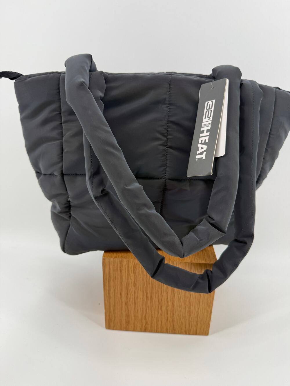 Quilted Puffer Tote Athleisure Travel Gym Everyday Bag 32 Degrees Heat Cool NWT